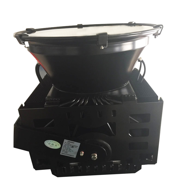 600W反射板投光器 ジムスポットライト フィールドランプ  - Outdoor Sport Field のレビューと価格